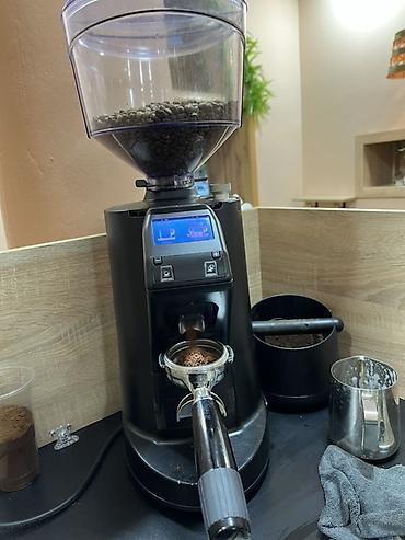 coffee machine: Profesional qəhvə üyüdücüsü – barista səviyyəsində espresso üçün - — 1