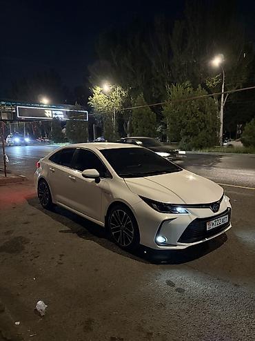 салон гольф3: Toyota Corolla: 2023 г., 1.8 л, Автомат, Бензин, Седан — 7