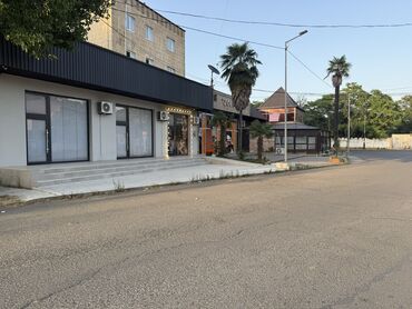 Digər kommersiya daşınmaz əmlakı: Obyekt Statiska binasinin tam yaninda yerleşir. İcereye verilen obyekt — 20