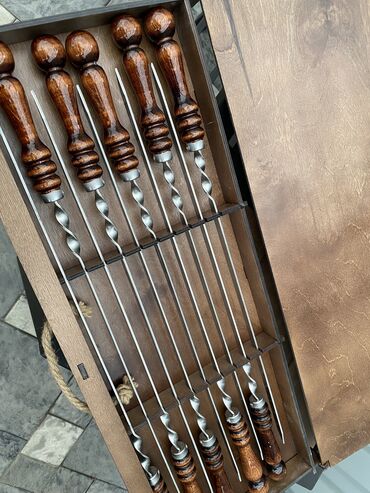 Шашлычные наборы: Шампура в наличии. Цена 3800 сом Идеальный подарок Подарок — 2