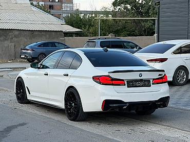 Обвес: BMW 5 Series (G30) в обвесе M Performance - Кузов: седан, белый цвет — 5