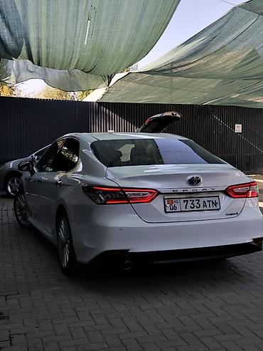 ls 400: Toyota Camry: 2018 г., 2.5 л, Автомат, Гибрид, Седан — 10