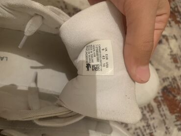 мужские туфли с красной подошвой: Мужские кроссовки, 42, Lacoste, Новый, цвет - Белый, Самовывоз