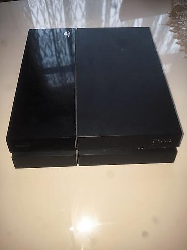 ps4 disker: Sony PlayStation 4 oyun konsolu. 500gb içində 30+ oyun var Klassik — 5