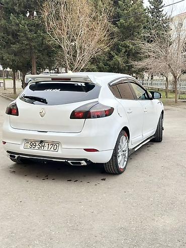 vaz 2109 samara: Renault Megane hetçbek, ağ rəngdə təqdim olunur. Avtomobilin xarici — 5
