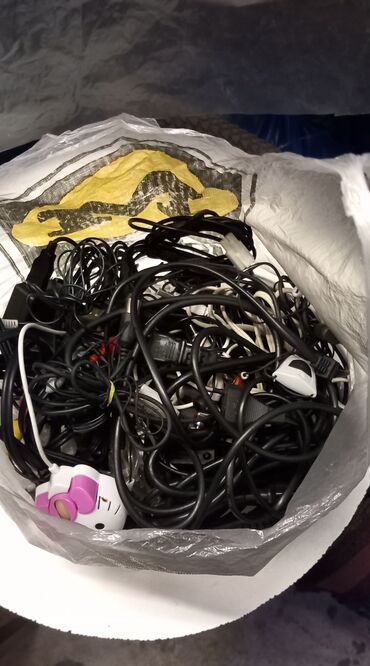 Телевизоры: Продаю телевизор большой. LG оригинал .торг есть — 9