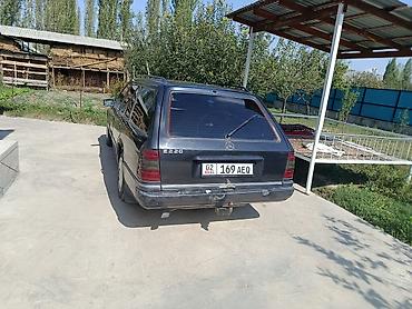 шлем с наушниками: Mercedes-Benz W124: 1993 г., 2.2 л, Механика, Бензин, Универсал — 4