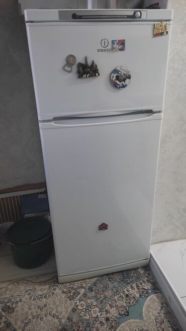 принимаю холодильник: Холодильник Indesit, Б/у, Side-By-Side (двухдверный), De frost (капельный), 160 *