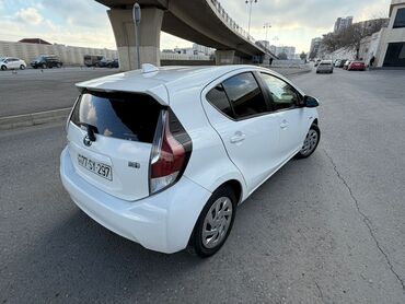 Toyota: Toyota Prius: 1.5 l | 2016 il Hetçbek — 4