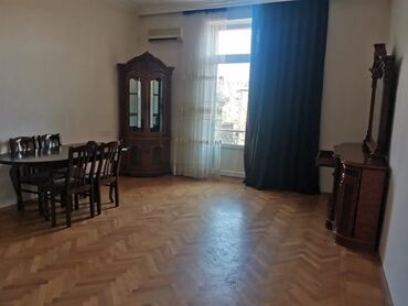 qaşıq naboru: İşlənmiş, Komod, Masa və oturacaqlar, Servant, Kredit yoxdur, Malayziya