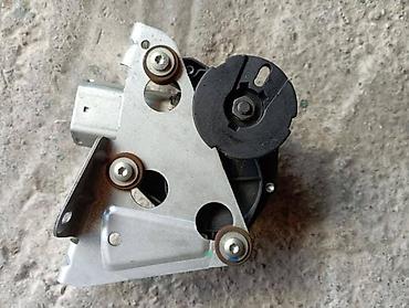 Auto-delovi: MOTOR ZADNJEG BRISACA SW ZA PEUGEOT 407 | Polovini delovi za Peugeot — 1