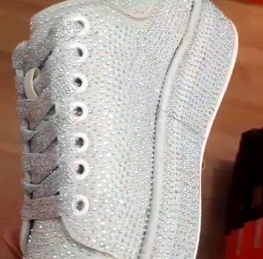 Women's Sneakers and athletic shoes: Alexander McQueen, 38, bоја - Bela — 9