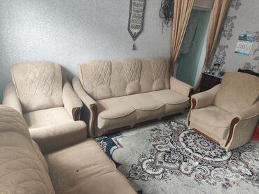 дива бу: Прямой диван, цвет - Бежевый, Б/у