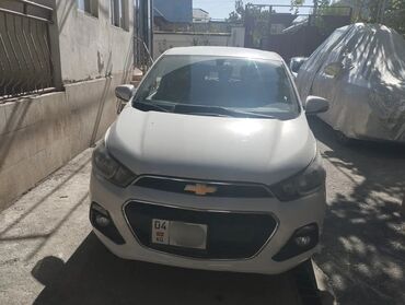 кредит на машину: Chevrolet Spark: 2016 г., 1 л, Вариатор, Бензин, Хетчбек