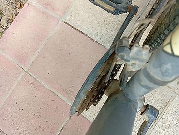 velosiped kameri: Dağ velosipedi təkər-seti və komponentləri bir az rəngi solğun dur — 10