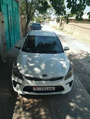 Унаа: Kia Rio: 2017 г., 1.4 л, Кол менен иштөөчү, Бензин, Седан — 1
