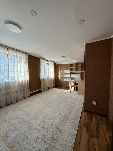 Долгосрочная аренда домов: 368 м², 6 комнат — 7