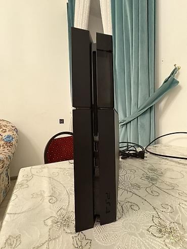PS4 (Sony Playstation 4): PlayStation 4 (PS4) – tam işlək komplekt PlayStation Almaniyadan — 4