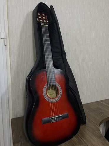 Klavişli alətlər: Akustik gitara, 6 sim, Yeni, Ünvandan götürmə