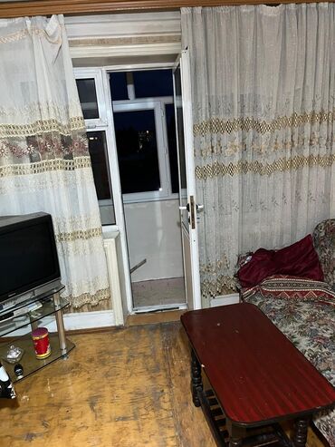 Uzunmüddətli kirayə mənzillər: 2 otaqlı mənzil (mebel və əsas əşyalarla) 250 manat 1 otaq 2yə -da lalafo.az — 4 Uzunmüddətli kirayə mənzillər: 2 otaqlı mənzil (mebel və əsas əşyalarla) 250 manat 1 otaq 2yə — 4