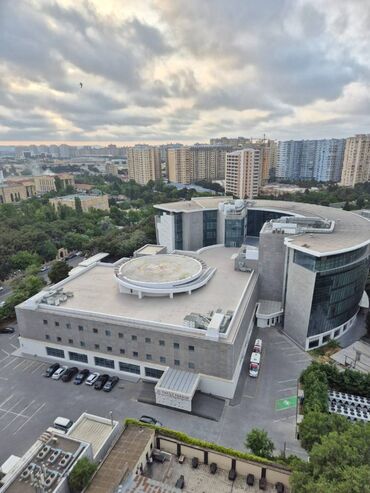 Uzunmüddətli kirayə mənzillər: Nizami Rayonu Qara Qarayev Metrosu Bona Dea Orbita Mtk 2 otaq. Mərtəbə — 17