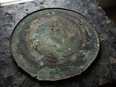 dekor güldan: Metal lövhə/boşqab – dekorativ kolleksiya əşyası - Material: dövriyyə — 1