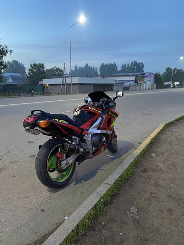 ретро мотоциклы: Спортбайк Kawasaki, 600 куб. см, Бензин, Чоңдор үчүн, Колдонулган