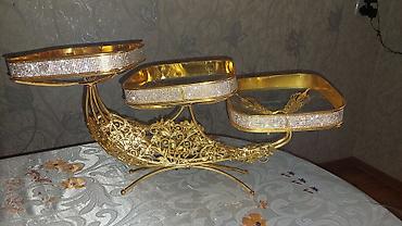 dəmir qab: Qızılı rəngli 3 mərtəbəli şirniyyat/paxlava qabı - Material: metal — 1
