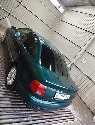 бу чехол: Audi A4: 1996 г., 1.8 л, Механика, Бензин, Седан — 1