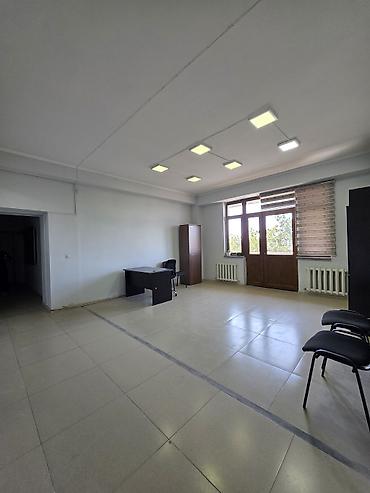 офисы ош: Аренда офисов, 150 м², В бизнес центре, 1 линия, С оборудованием — 4