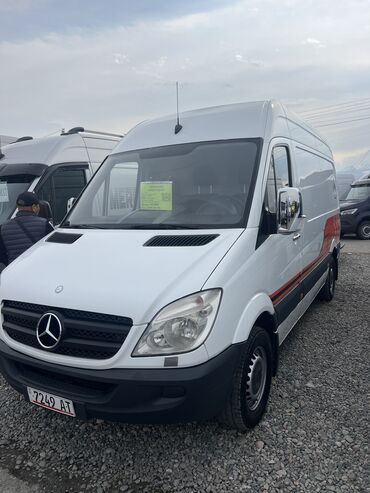 mercedesbenz sprinter каракол: Жеңил жүк ташуучу унаа, Mercedes-Benz, Колдонулган