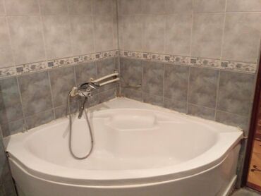 Uzunmüddətli kirayə mənzillər: Azadlıq metrosu yaxınlığında 5 mərtəbəli binanın 3-cü mərtəbəsində 3 — 8