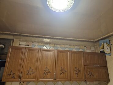 Кровати: Mətbəx divar asma şkafları dəsti yalnız üst hissəsi - Material: ağac