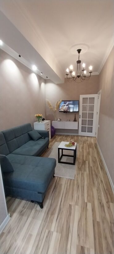 kağız kəsən aparat: Künc divan, Bazasız, Parça