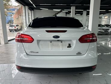 Ford: Ford Focus: 1 l | 2017 il 176526 km Sedan — 4