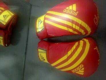 əlcəklər: Kikboks/ və boks üçün komplekt qoruyucu avadanlıq - 1 cüt Adidas boks