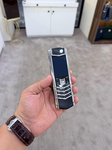 vertu phone: Vertu 4 GB, rəng - Gümüşü, Düyməli — 4
