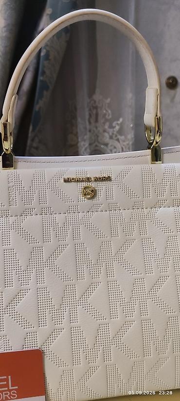Çantalar: Məhsul: Michael Kors qadın çantası. A klassdi hec islenmeyib — 2