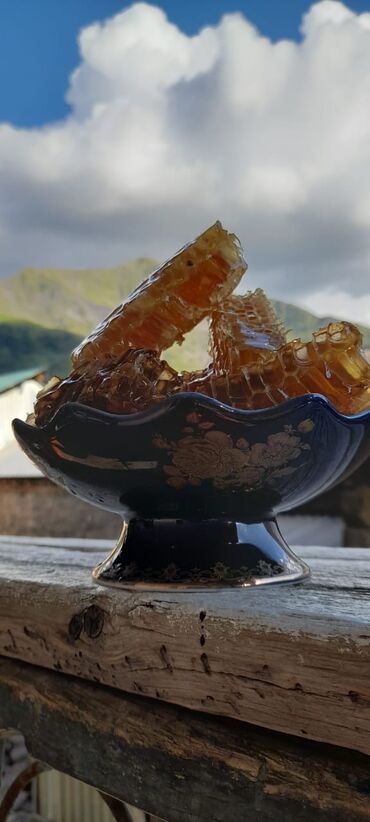 Bal: Qax Dağ Sarıbaş balı Qax Dağ Sarıbaş balı! Təbii, qatqısız, ekoloji -da lalafo.az — 11 Bal: Qax Dağ Sarıbaş balı Qax Dağ Sarıbaş balı! Təbii, qatqısız, ekoloji — 11