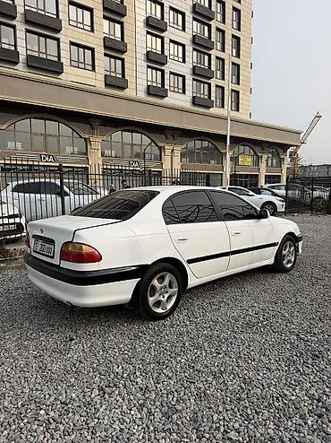 mitsubishi space star: Toyota Avensis: 1998 г., 2 л, Механика, Газ, Седан — 6