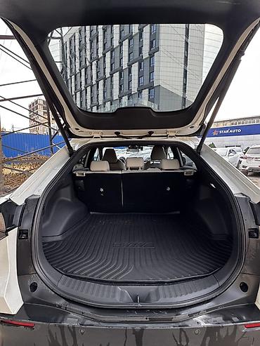 тойота в: Toyota bZ4X: 2024 г., Электромобиль, Кроссовер — 5