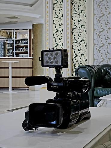 sony alpha a6400: Sony HXR-MC1500 peşəkar videokamera satılır Xüsusiyyətlər: - Full HD — 3
