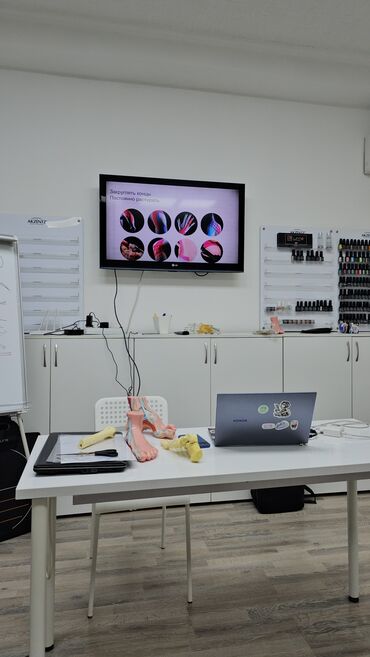 Маникюр, педикюр: Коррекция вросших ногтей, Педикюр, Услуги подолога, Консультация, Одноразовые расходные материалы — 17