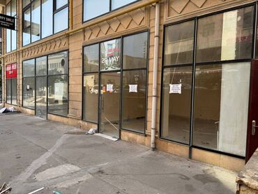 аренда банковского помещения: Evveller obyekt 2 yere bolunub yarisi market yarisi kafe kimi