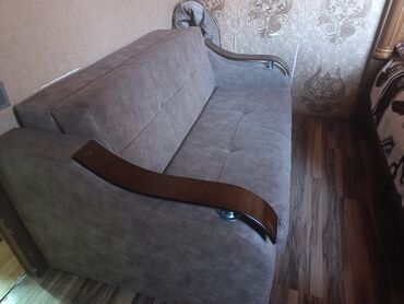 Beşiklər: Divan