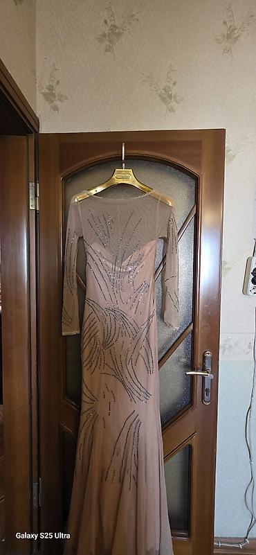Zərif axşam donu - Rəng: çəhrayı-bej (nude ton) - Fason: uzun, yüngül
