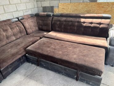 диван в карабалта: Угловой диван, цвет - Коричневый, Б/у