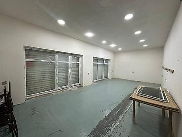 zal: İcarəyə obyekt – vitrinli küçə səviyyəsində sahə - Fasadda 3 ədəd — 3