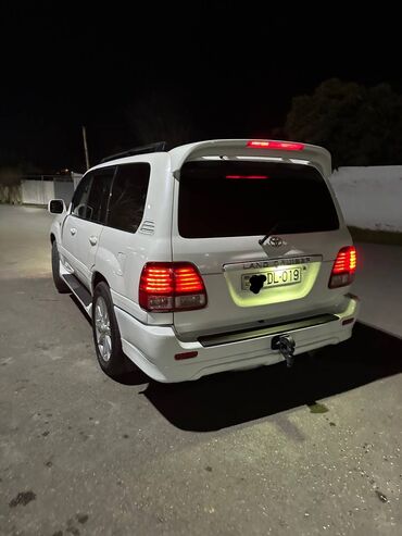 Toyota: Toyota Land Cruiser 2002 – baxımlı, əziyyət görməyib. Ağ rəngdədir — 4