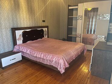 4 otaqlı evlər: Xirdalan 4 nomreli mektebe yaxin 2 otaqli heyet evi kiraye verilir. ev